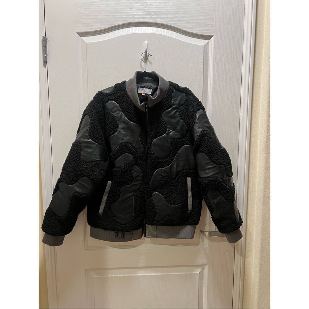 The Hideout Clothing Sherpa & Faux Leather Bomber Black Jacket camouflage Sz L - Picture 3 of 6